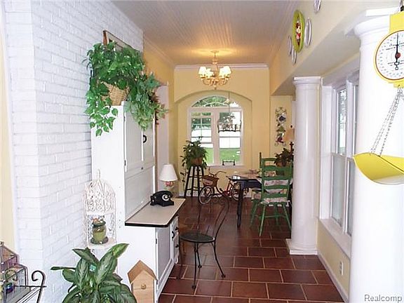 5th image of 4577 Chamberlain St