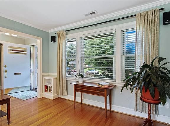 3rd image of 6006 W Club Ln