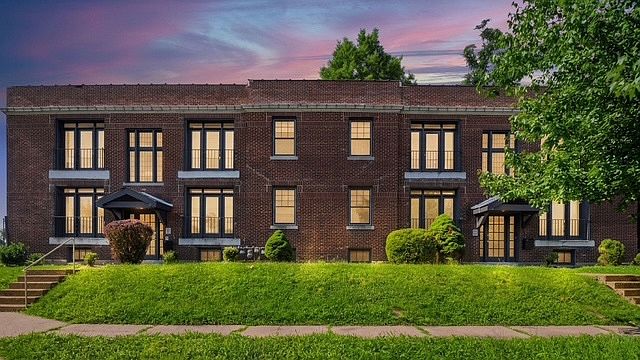 1st image of 5744 Pershing Ave APT 1W