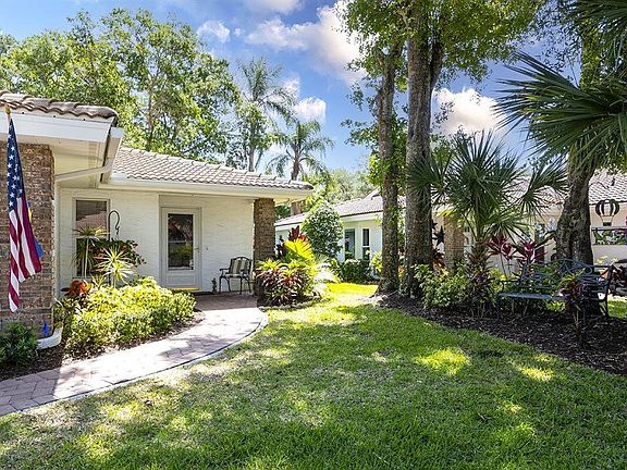 2nd image of 5703 Garden Lakes Palm