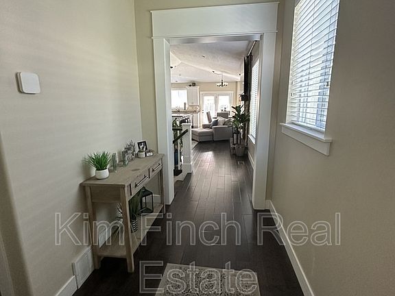 3rd image of 201 E Red Pine Dr #6-1