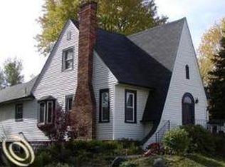 2971 Winton Rd, Waterford, MI 48328