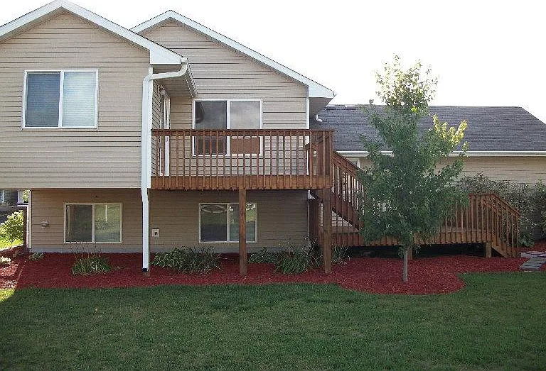 2319 Elianna Dr — Photo 2