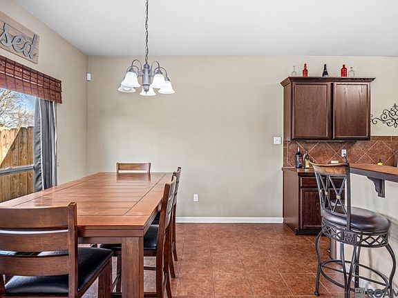 5th image of 17085 Jamestowne Dr