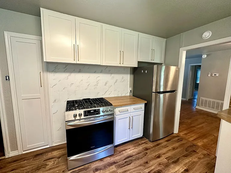 1040 W Boyd St — Photo 13
