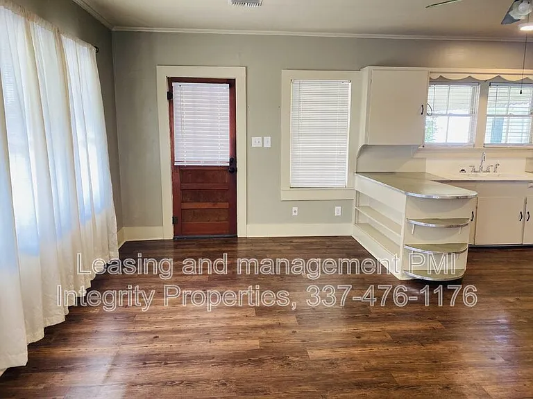 306 S Lee Ave — Photo 7