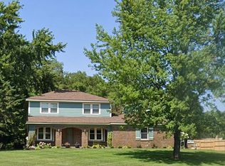 11969 Crooked Ln, South Lyon, MI 48178