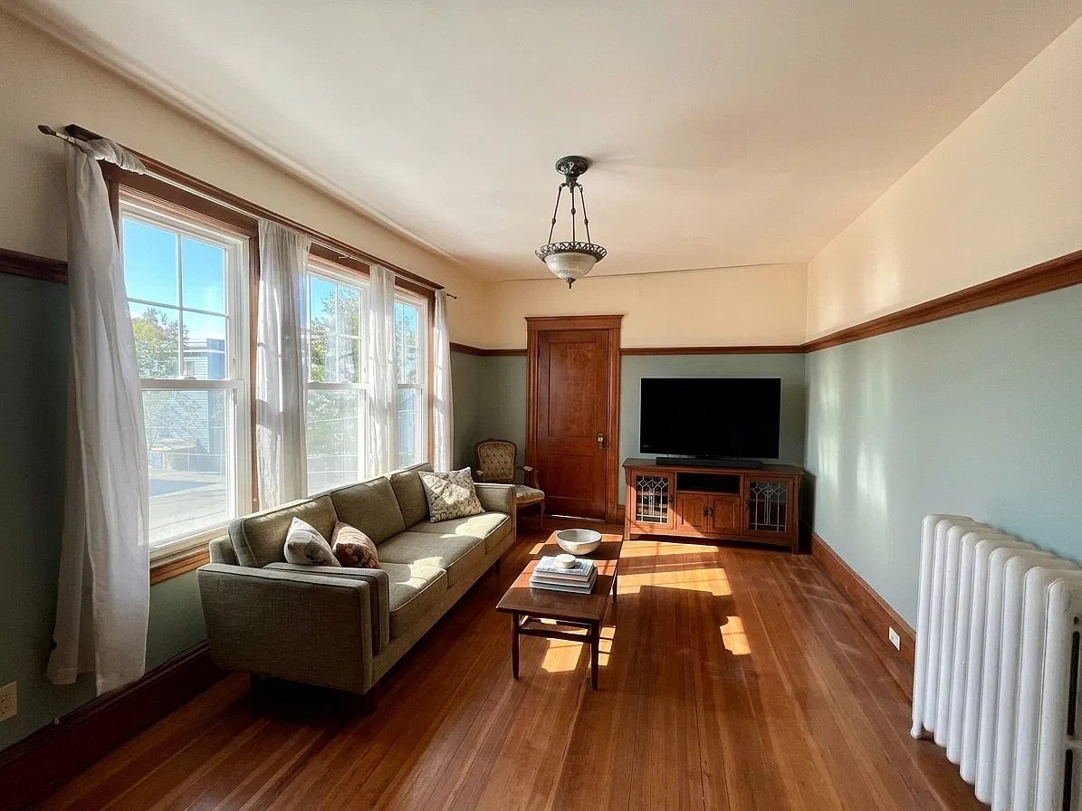 3 bed, 9999 sqft, $3,000 — Photo 2