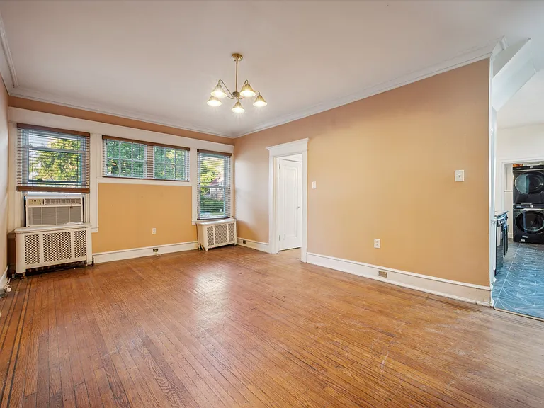 5400 Woodcrest Ave — Photo 9