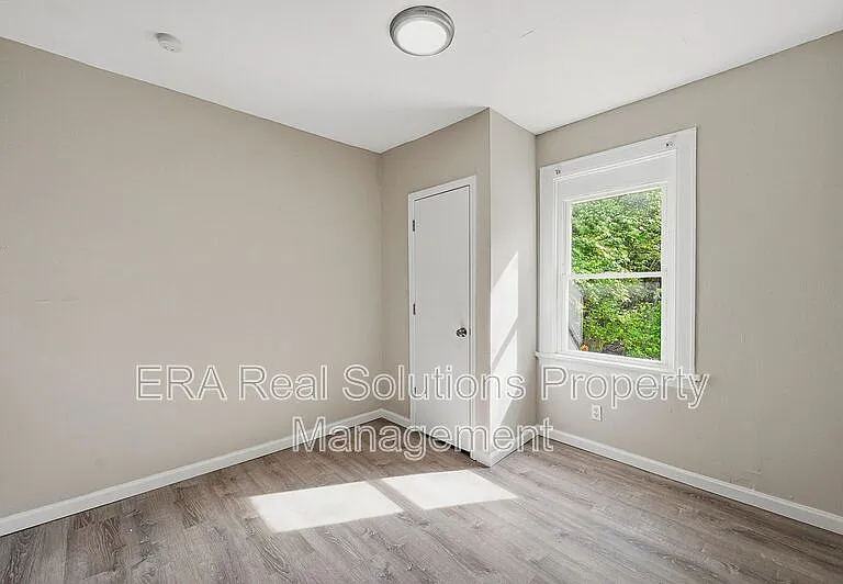 130 Valencia St #1 — Photo 20