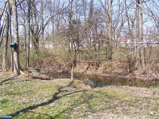 3rd image of 40 Beaver Run Dr