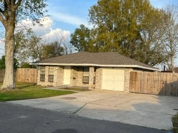 40 Mary St, Norco, LA 70079