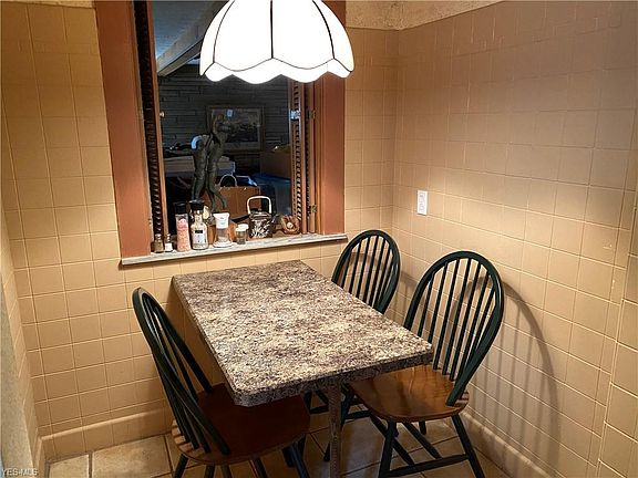 4th image of 2054 Atkins Ave