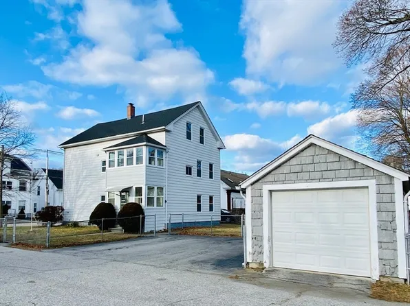 32 Oxford Ave, Dudley, MA 01571