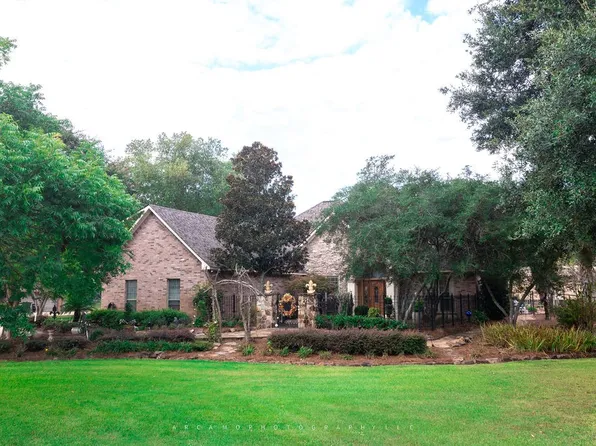 214 Shadow Ridge Dr, Bossier City, LA 71112