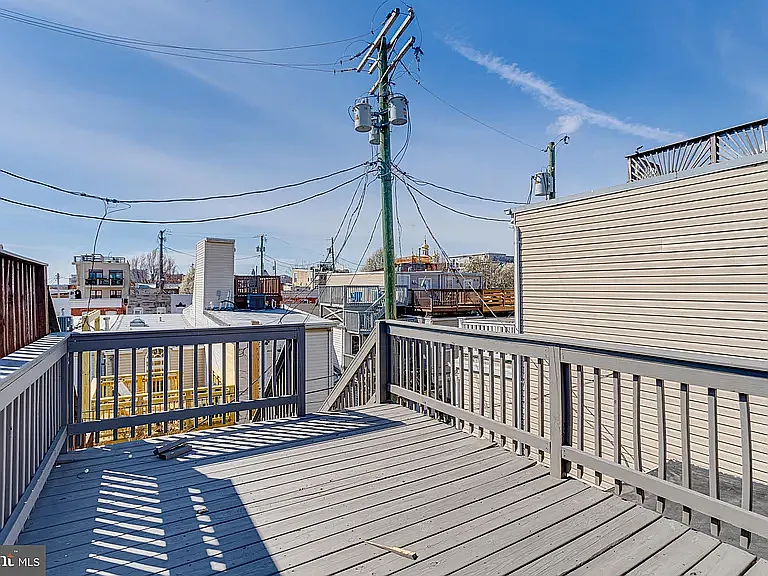 616 S Luzerne Ave — Photo 37