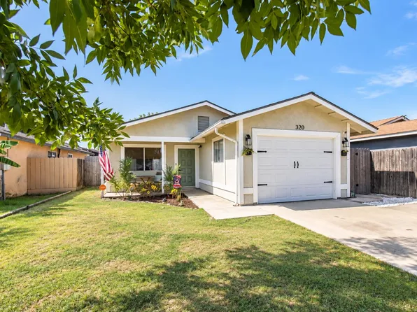 320 Mariposa St, Kingsburg, CA 93631