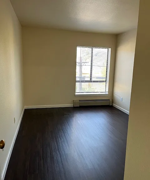 Kearny Street Apartments — Photo 13