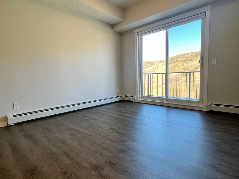 213 Mountain St — Photo 8