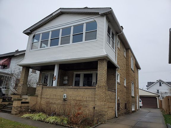 3rd image of 2207 Wascana Ave