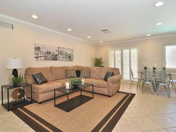 5th image of 627 Parkrose Ave