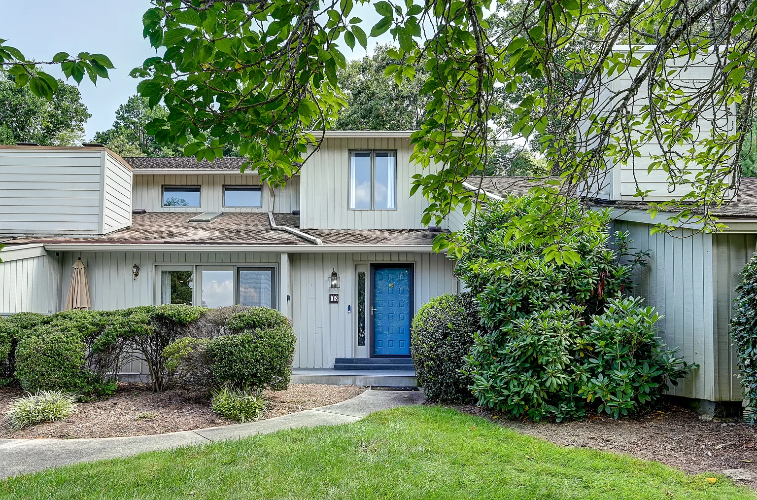 108 Cloverleaf Ln — Photo 1
