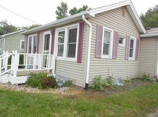 3309 Moencks Rd, Bettendorf, IA 52722