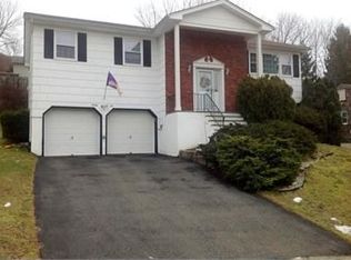 26 Lovell Dr, Wanaque, NJ 07465