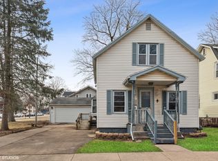 1127 Madison St, Lockport, IL 60441