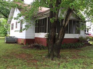 1214 N Main St, Lowell, NC 28098