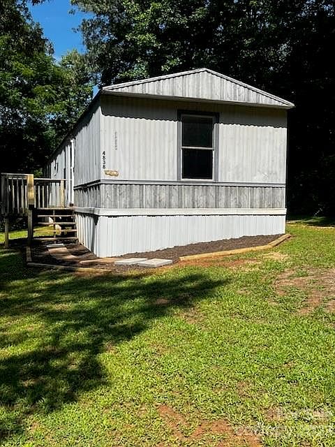 1st image of 4838 Gideon Dr #2