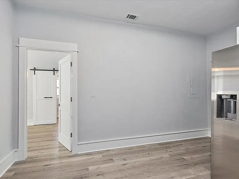 2142 Park Street — Photo 9