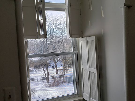 4th image of 1091 Pine St #7