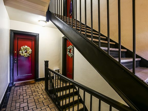 3rd image of 4 Alden Pl APT 1C