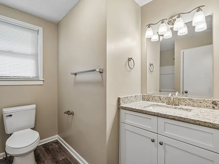 927 Oak Vale — Photo 11