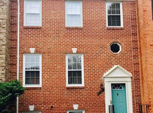 2951 Waterford Ct, Vienna, VA 22181