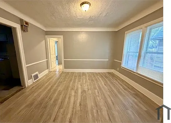 2549 Highland St #LOWER — Photo 7