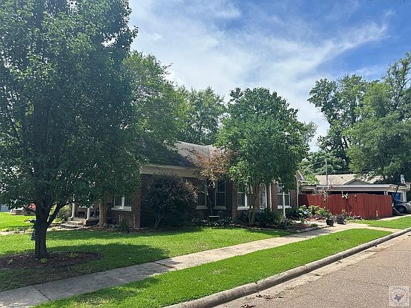 3rd image of 2523 Walnut St