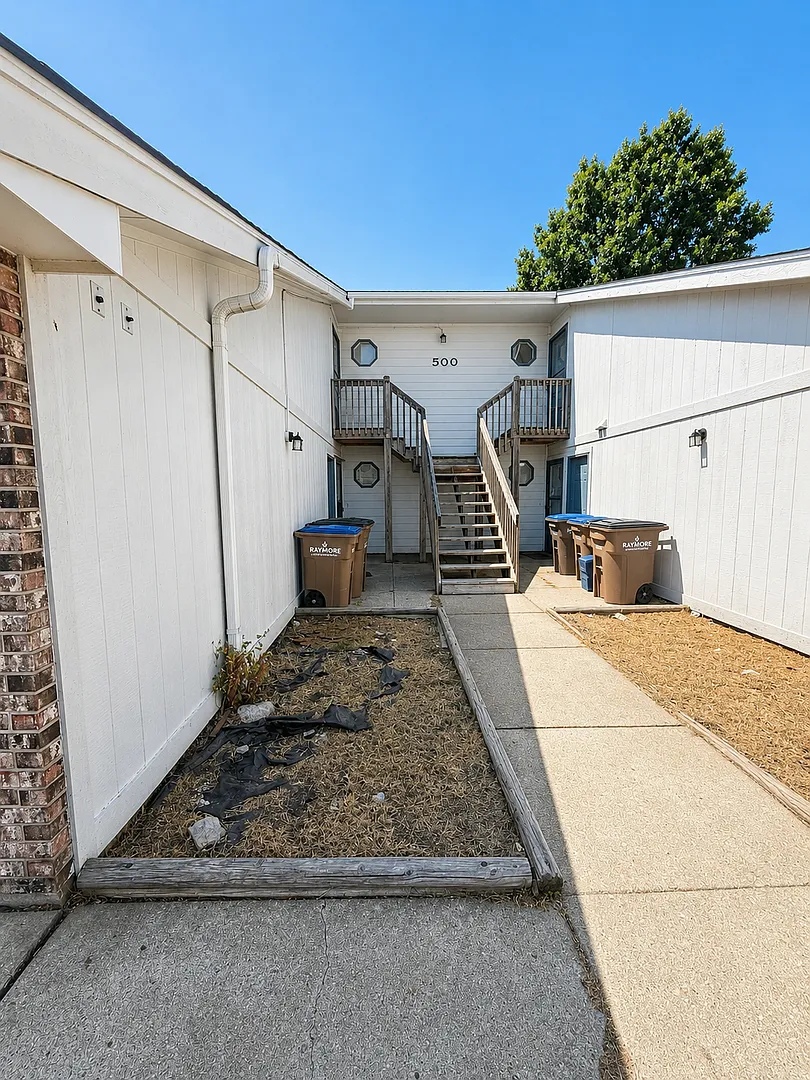 Coming Soon! Spacious 2-Bedroom In Raymore With W/D Hookups! — Photo 1