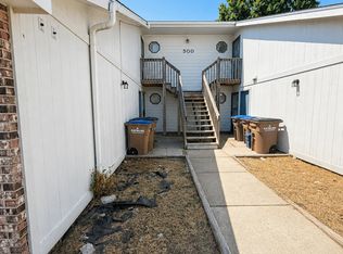 500 Sky Vue Dr APT C, Raymore, MO 64083