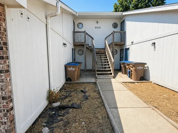500 Sky Vue Dr APT C, Raymore, MO 64083