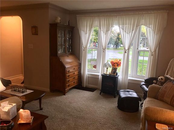 3rd image of 899 Parkhurst Blvd