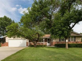 9233 Lowell Ave, Overland Park, KS 66212