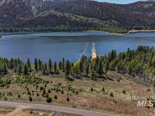 13165 Hawks Bay Rd, Donnelly, ID 83615