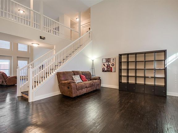 5th image of 1264 Logan Dr
