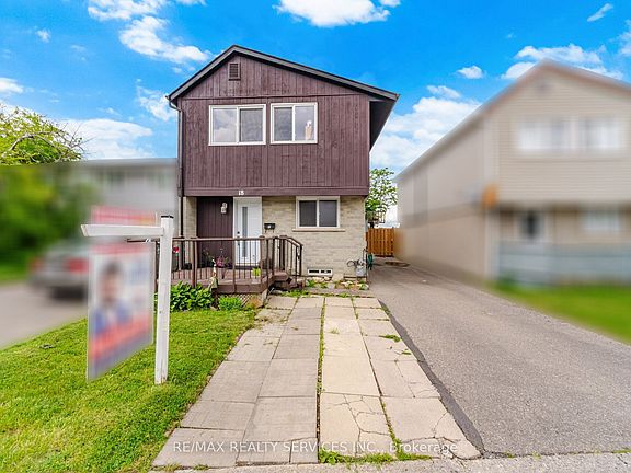 2nd image of 18 Gold Pine Ct