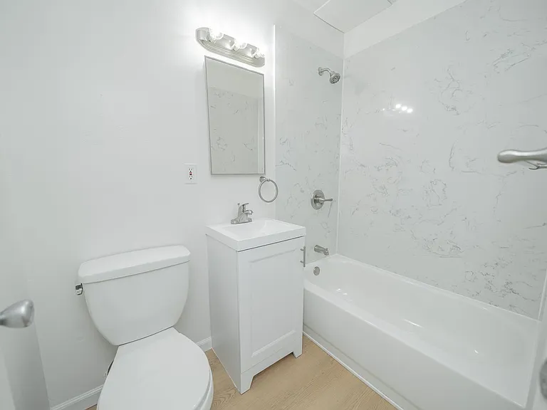 1927 5th Avenue — Photo 11