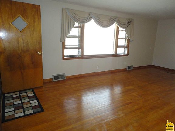 4th image of 2422 W 2nd St