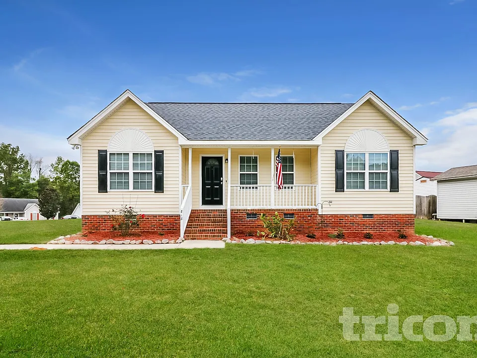 818 Lusterleaf Pl
