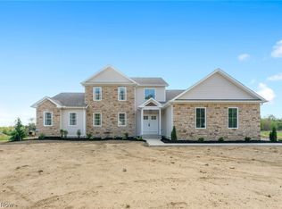 6926 S Raccoon Rd, Canfield, OH 44406